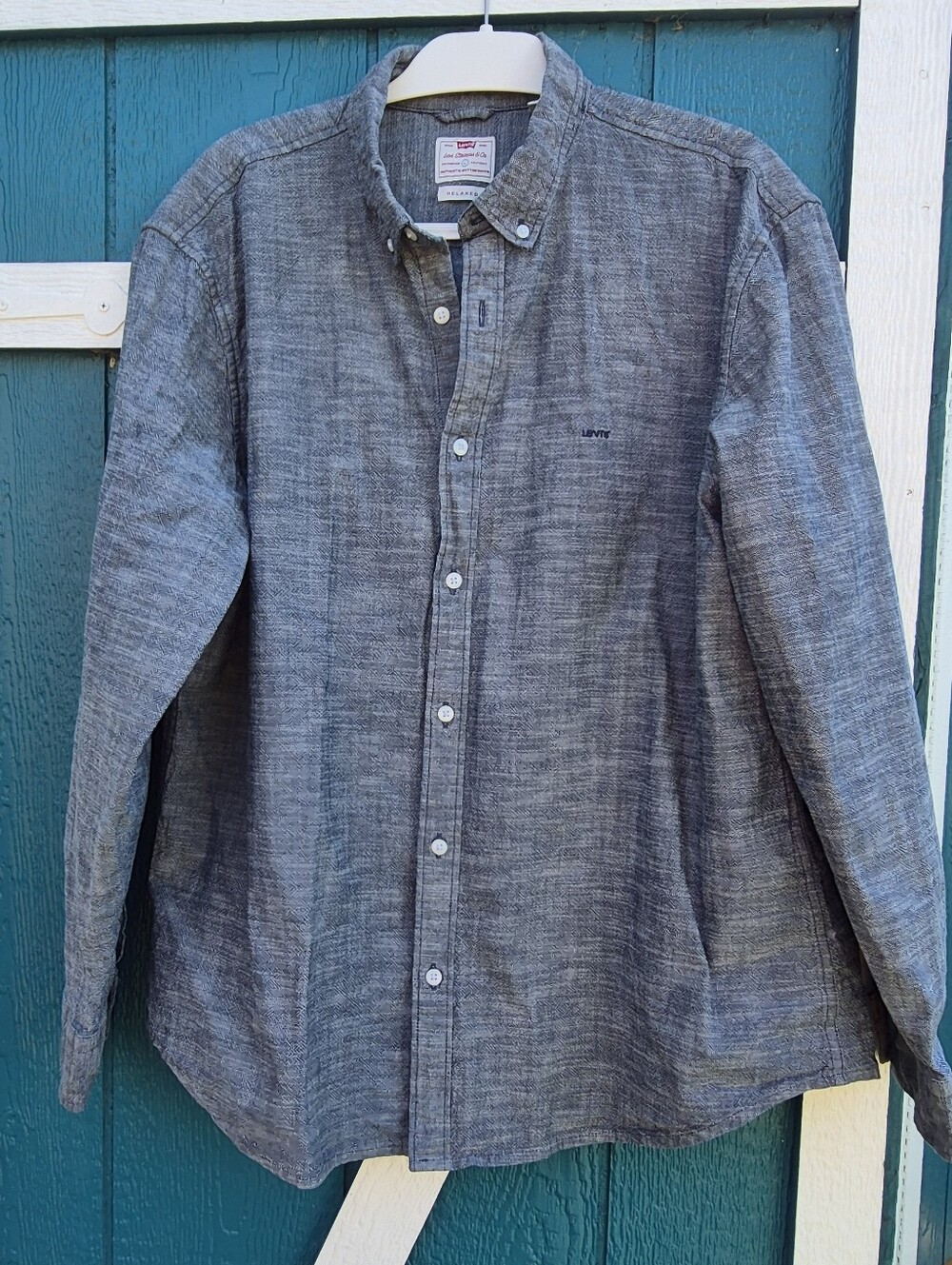Levi's Relaxed Fit Gray Chambray Button-Down Shirt Men's Large Long Sleeve Cotto